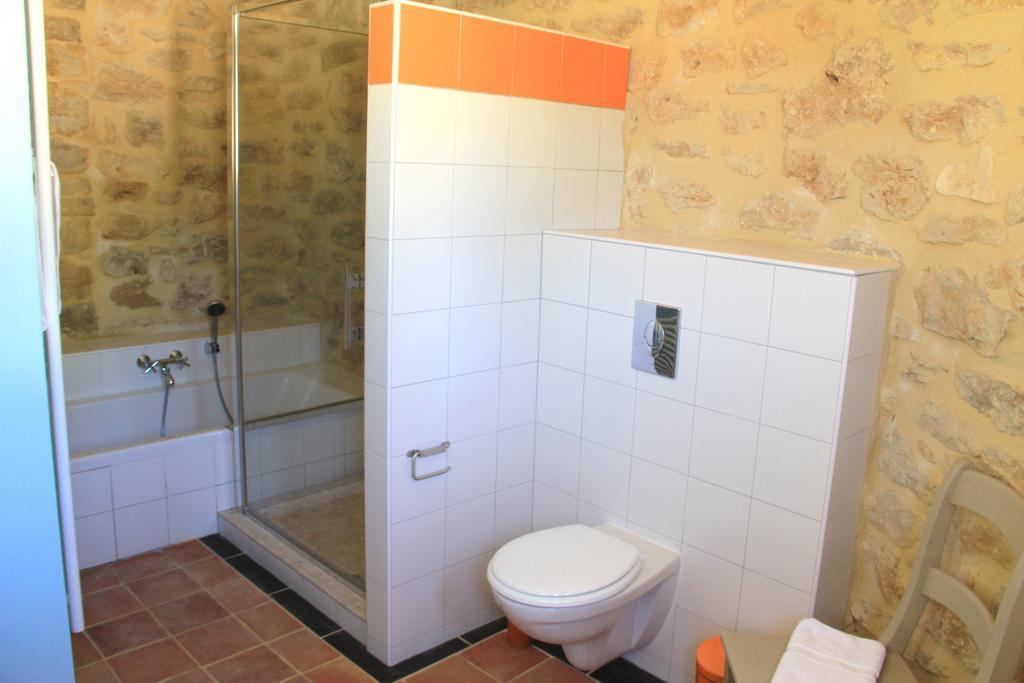 Hollyoaks Estate Hotel Saint-Pons-la-Calm Ruang foto