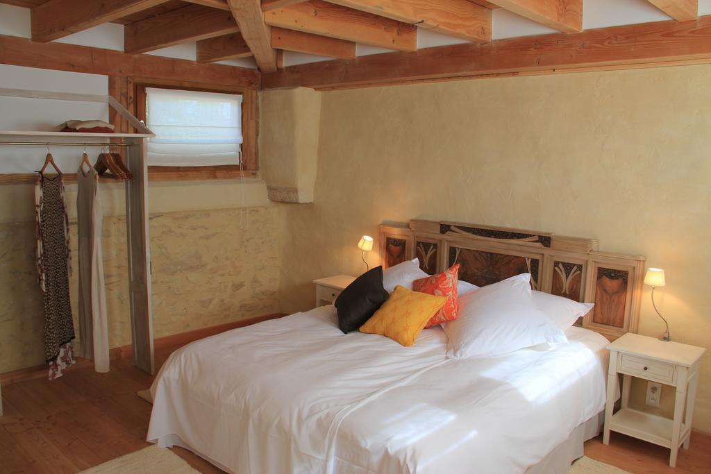 Hollyoaks Estate Hotel Saint-Pons-la-Calm Ruang foto