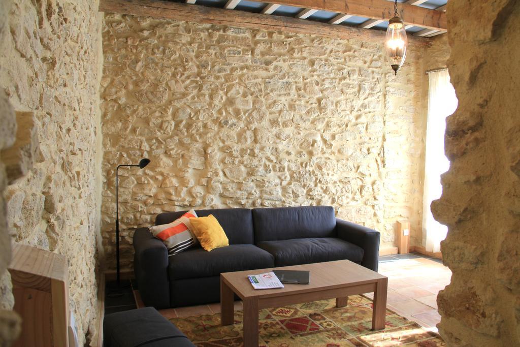 Hollyoaks Estate Hotel Saint-Pons-la-Calm Ruang foto